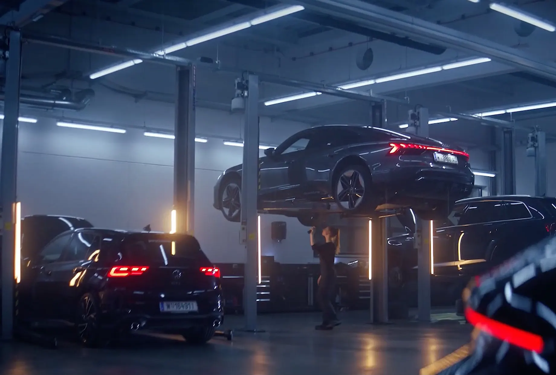Modernes und benutzerfreundliches Webdesign der Porsche Holding Website mit klaren Strukturen und intuitiver Navigation.